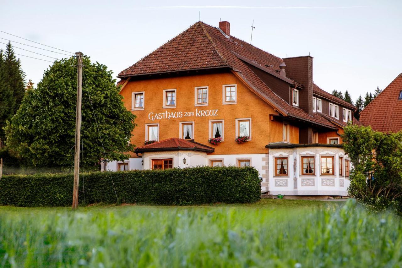 Gasthaus Zum Kreuz Sankt Märgen Exterior foto